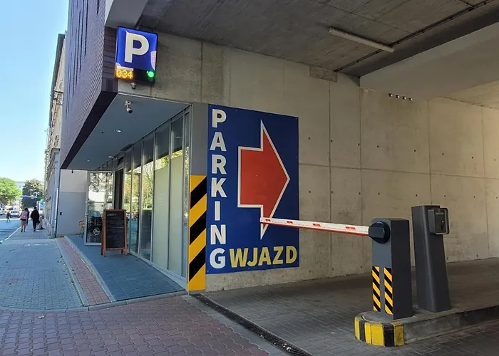 Centrum Dunikowskiego Z Garazem *